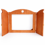 Teatrillo de madera. Media Luna